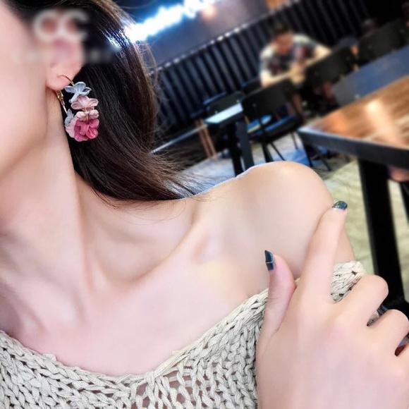 Multicolor Floral Flower Petal Large Hoop Earrings - Picture 4 of 10